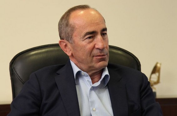 Ներկայացված մեղադրանքը 100 էջից ավելի է. Այս պահին Ռոբերտ Քոչարյանը ներկայացնում է իր առարկությունները