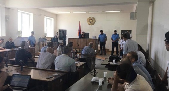В Армении судья, выпустивший членов «Сасна црер», сбил пешехода