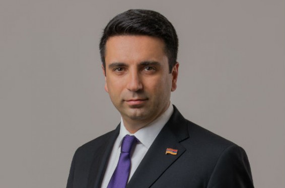 Ոչ թե բռնում ենք մարդկանց ու բաց թողնում, ինչի համար մեղադրում են, այլ իրավապահ մարմնին չենք զանգում, ասում՝ բռնել եք, պետք է բաց չթողնեք. Ա. Սիմոնյան