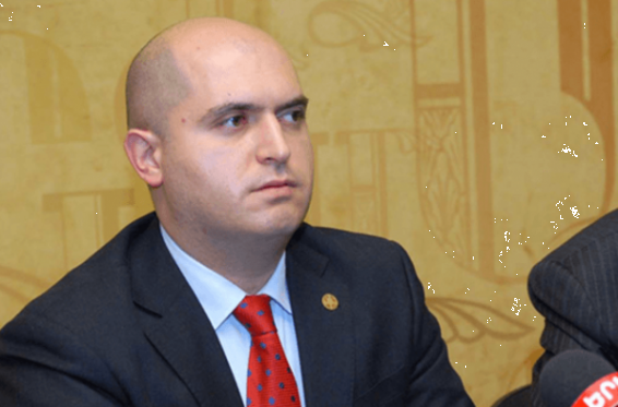 ժողովրդավարությունը Հայաստանում է՛լ ավելի դժվար ժամանակներ է ապրում. Արմեն Աշոտյան