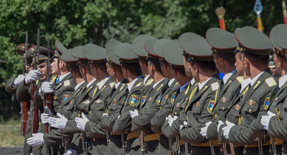 The Independent опубликовала видео с военного парада в Армении