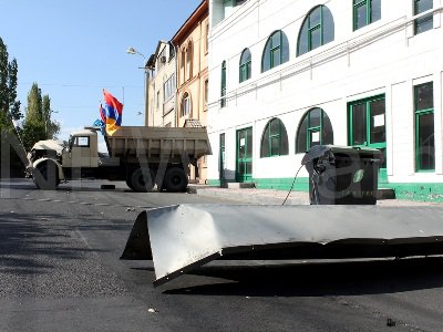 Որովայնից արյուն էր հոսում, հենվեց պատին, ասաց` վախ մեռա. ՊՊԾ գնդում պատանդ պահված ոստիկան