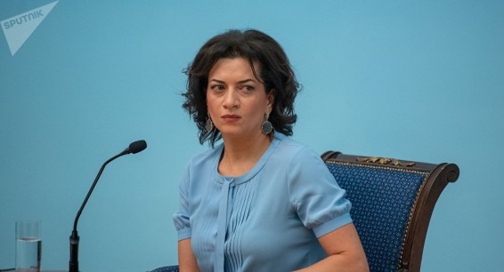 Первая леди Армении рассказала, как женам олигархов спать спокойно
