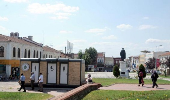 Թուրքիայում Աթաթուրքի արձանի մոտակայքում տեղադրված բիոզուգարանը զայրացրել է տեղացիներին