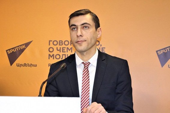 «Փողոցային պայքարի մասին շուտ մտածեիք, շուտով անձրևները սկսվում են». Գագիկ Սուրենյան