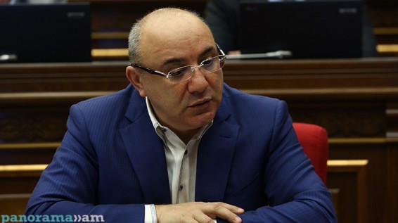 Գուրգեն Արսենյանը հրատապ վերադառնում է հայրենիք