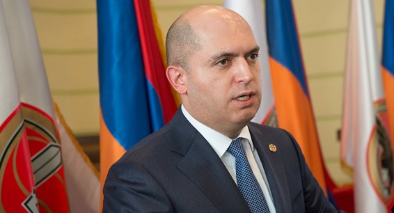 А мы будем на саммите Франкофонии?: Ашотян напомнил замглаве МИД о 