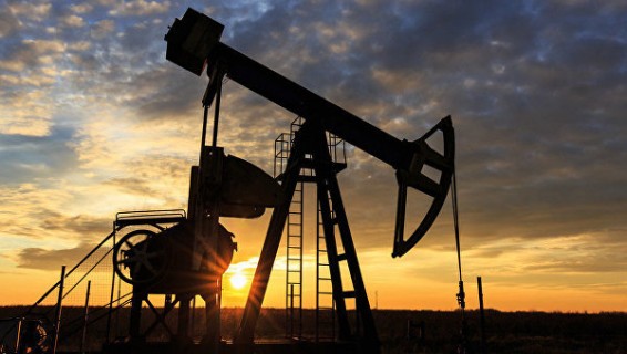 Нефть дешевеет на фоне опасений о переизбытке предложения на рынке