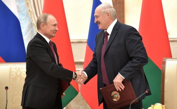 Путин и Лукашенко достигли договорённости по поставкам нефти – Песков