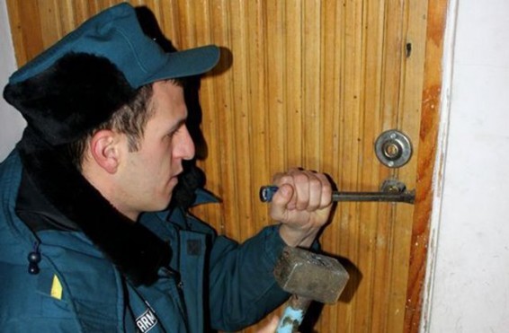 Փրկարարները բացել են փակ դռները
