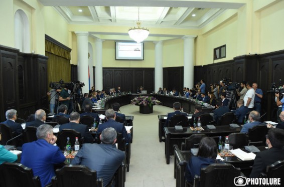 Կառավարության նիստը՝ ուղիղ. օրակարգում են նաև հավաքների ազատության, վիճակախաղերի մասին օրենքի ուժը կորցնելու վերաբերյալ հարցերը