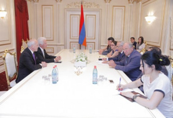 Ներկայացուցիչների պալատի անդամ Ջիմ Կոստան հույս է հայտնել, որ առաջիկայում ԱՄՆ Կոնգրեսը կճանաչի Հայոց ցեղասպանությունը