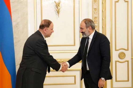 Վարչապետի պաշտոնակատարն ընդունել է «Prime Healthcare» ընկերության նախագահ, ամերիկահայ բարերար Մայք Սարյանին