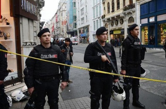 Ստամբուլի համալսարանի ռեկտորի ձերբակալությունն ուղեկցվել է հրաձգությամբ