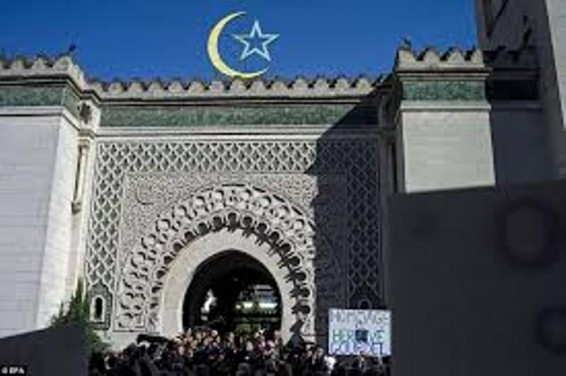 Լիոնում մզկիթի պատերի վրա մուսուլմանների հասցեին սպառնալիքներ են գրել