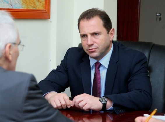 Զինծառայողների աշխատավարձերի բարձրացում նախատեսված չէ, սակայն նրանց կտրվեն հավելավճարներ. Նախարար
