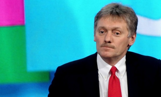 Песков назвал допустимым отсутствие в России Путина и Медведева