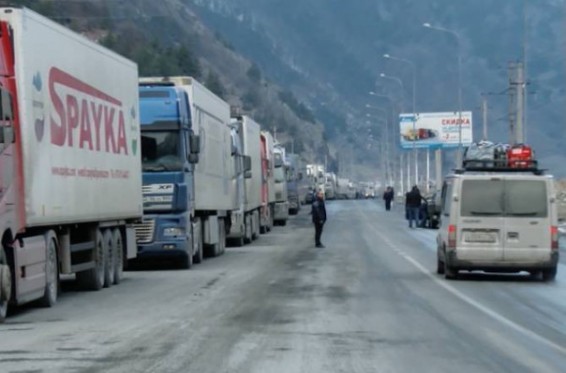 Հանրապետության տարածքում կան դժվարանցանելի ճանապարհներ, Ստեփանծմինդա–Լարս ավտոճանապարհը փակ է