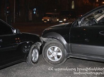 Ավտովթար Վեդի-Վանաշեն ճանապարհին. ուղեւորն արգելափակվել է մեքենայում, կան տուժածներ