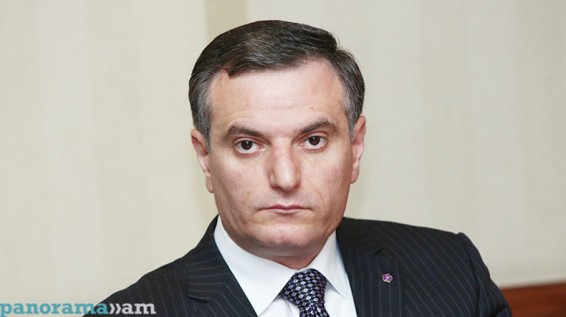 Артак Закарян: Нужно спросить у народа, как поступить с представителями ЛГБТ-сообщества
