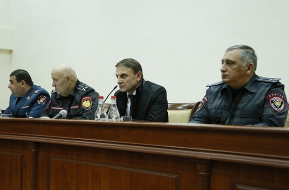 Եթե կլինեն անձինք, որոնք կփորձեն շրջանցել օրենքը, անկասկած խստագույնս կպատժվեն. ոստիկանապետը հանդիպել է Գեղարքունիքի մարզի ռեյտինգայինով առաջադրված թեկնածուներին
