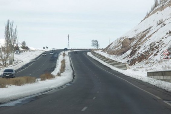 Հրազդանի ավտոճանապարհներին ձյուն է տեղում