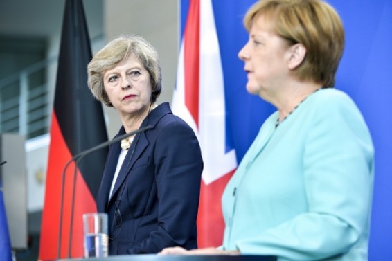 Меркель отказала Мэй в пересмотре договора по Brexit