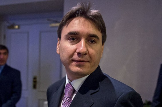 Դատարանում վերսկսվեց Արմեն Գևորգյանին կալանավորելու վերաբերյալ միջնորդության քննությունը. ուղիղ