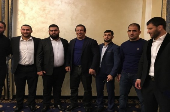 Գագիկ Ծառուկյանը մեքենաներ և բնակարաններ է նվիրել տարվա ընթացքում բարձր արդյունքներ գրանցած մարզիկներին