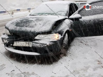 Ավտովթար «Արծվի թևեր»-ի մոտ. բախվել են Opel-ն ու Ford Transit-ը