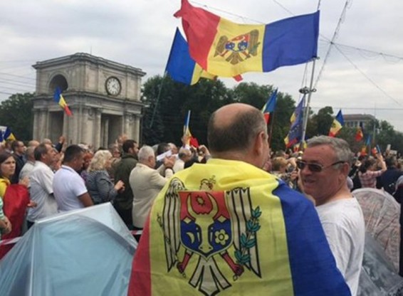 Քիշնևում ցուցարարները շրջապատել են կառավարության շենքը