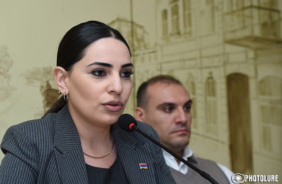 «Ավագանու նիստերի դահլիճը նմանվել է քաղաքին և դարձել փոքր-ինչ թափթփված». Թեհմինա Վարդանյան