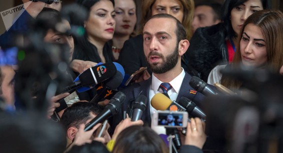 Сотрудники госсектора не должны попусту проводить время - Мирзоян о сокращениях