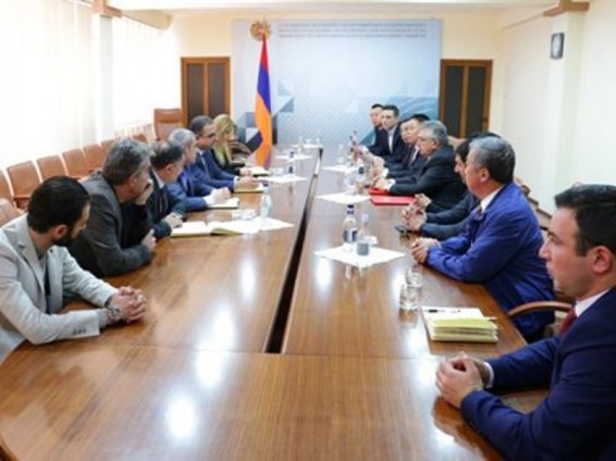 Տիգրան Խաչատրյանը չինացի ներդրողների հետ քննարկել է վերելակների արտադրության եւ տրանսպորտային ցանցի ծրագրերը