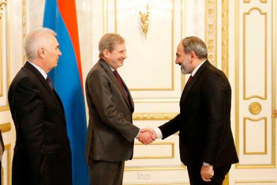 Վարչապետն ընդունել է Եվրոպական հանձնաժողովի հարևանության քաղաքականության և ընդլայնման բանակցությունների հարցերով ԵՄ հանձնակատարին
