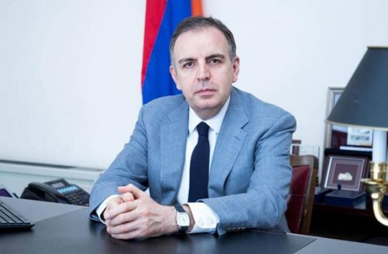 Դեսպան Նազարյանը հանդիպում է ունեցել Հայ կաթողիկե եկեղեցու Կաթողիկոս Պատրիարքի հետ