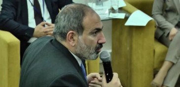 Մարդ կա՝ գյուղվարկ ա վերցնում, գնում քեֆ անում, գալիս կառավարության դիմաց ցույց անում․ Փաշինյան