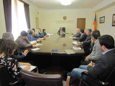 Քաղաքաշինության կոմիտեում քննարկվել է Երեւանում ստորգետնյա եւ վերգետնյա ավտոկայանատեղերի կառուցման հարցը