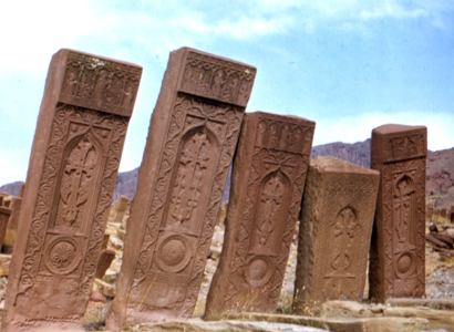 Guardian-ը հայկական խաչքարերի մասին. «Ադրբեջանն ու 21-րդ դարի մշակութային ամենավատ ցեղասպանությունը»