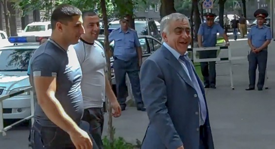Александру Саргсяну разрешили на время покинуть Армению