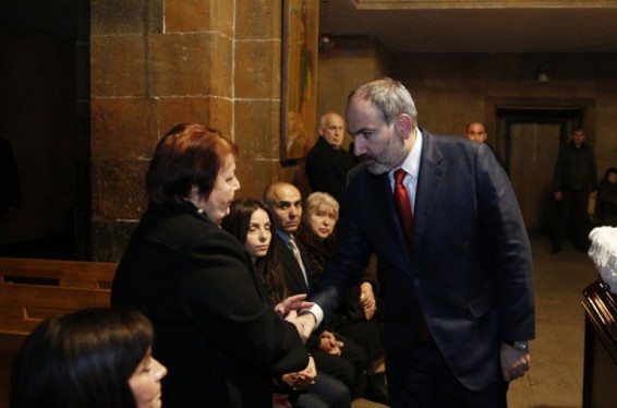 Նիկոլ Փաշինյանը ներկա է գտնվել Սուրեն Հարությունյանի հոգեհանգստի արարողությանը