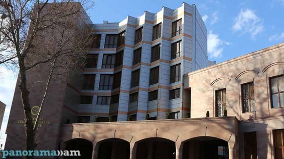 Մի քանի պաշտոնյաներ լրագրողի դեմ հաղորդում են ներկայացրել ՔԿ