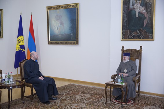 Ամենայն Հայոց Կաթողիկոսն ընդունեց ԱՄՆ Հայոց Արևելյան թեմի առաջնորդին