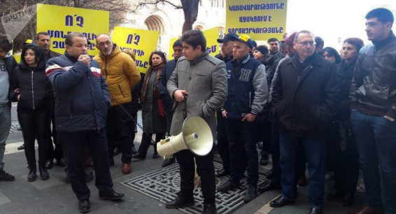 «Разве для этого мы совершали революцию?!» – в Ереване протестуют производители лимонадов