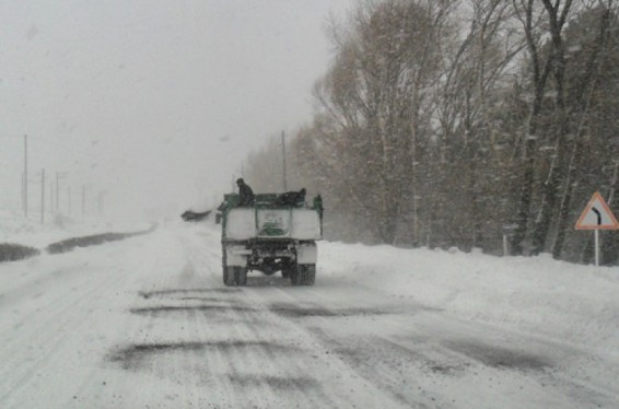 Ապարանի ավտոճանապարհներին և Դիլիջանի ոլորաններում ձյուն է տեղում