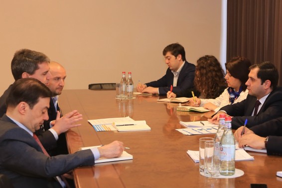 Նախարար Սուրեն Պապիկյանն ընդունել է Եվրոպական ներդրումային բանկի պատվիրակությանը