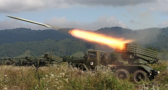 Военные российской базы в Армении провели учения с применением РСЗО 