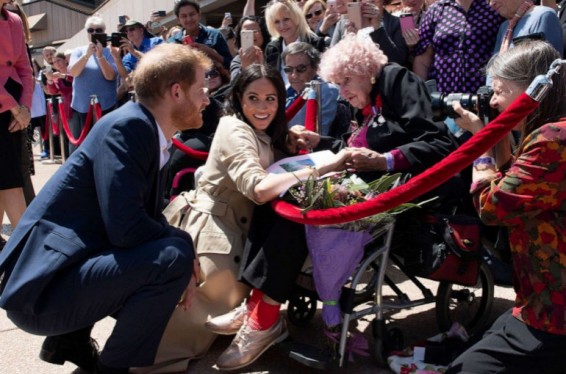 Արքայազն Հարին և Մեգան Մարքլը ծննդյան առթիվ շնորհավորական նամակ են հղել 99-ամյա երկրպագուհուն