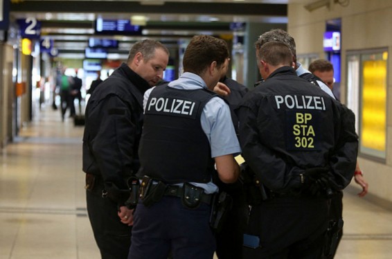 Գերմանիայում ահաբեկչություն ծրագրելու կասկածանքով 10 մարդ է ձերբակալվել