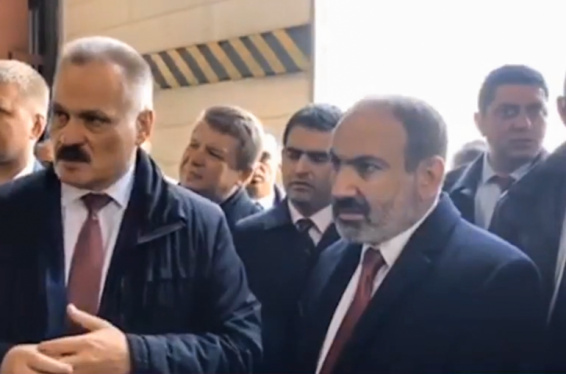 Գյումրիում «Հարավկովկասյան երկաթուղի» ՓԲԸ գլխավոր տնօրենը վարչապետին ներկայացրել է Երևան-Գյումրի ուղեգծի նոր գնացքը